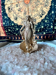 Aphrodite Resin 3D Printed Statue 14cm Tall for Altars Spiritual Worship Hand-Finished Antique Gold Tone Goddess of Love Beauty and Divine Feminine Energy Lightweight Gift Magical Standing Ornaments