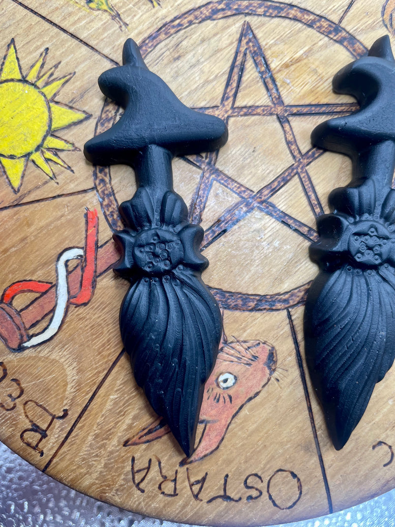 Natural Obsidian Witches Broom & Witches Hat Crystal | Crystal Healing | Reiki | Chakra | Ornament | Witchy | Witchcraft | Pagan | Wiccan