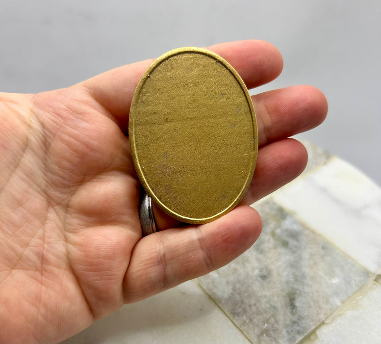 Aphrodite Flatback Amulet – Gold Resin Goddess Embellishment