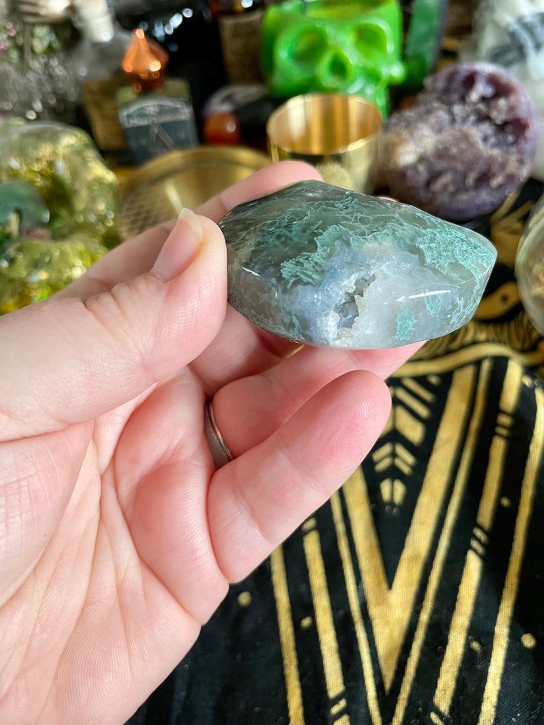 Moss Agate Crystal Moon | Crystal Carving | Wicca | Pagan | Reiki | Chakra | Moon Energy | Healing | Gift | Witchcraft | Earth Energy