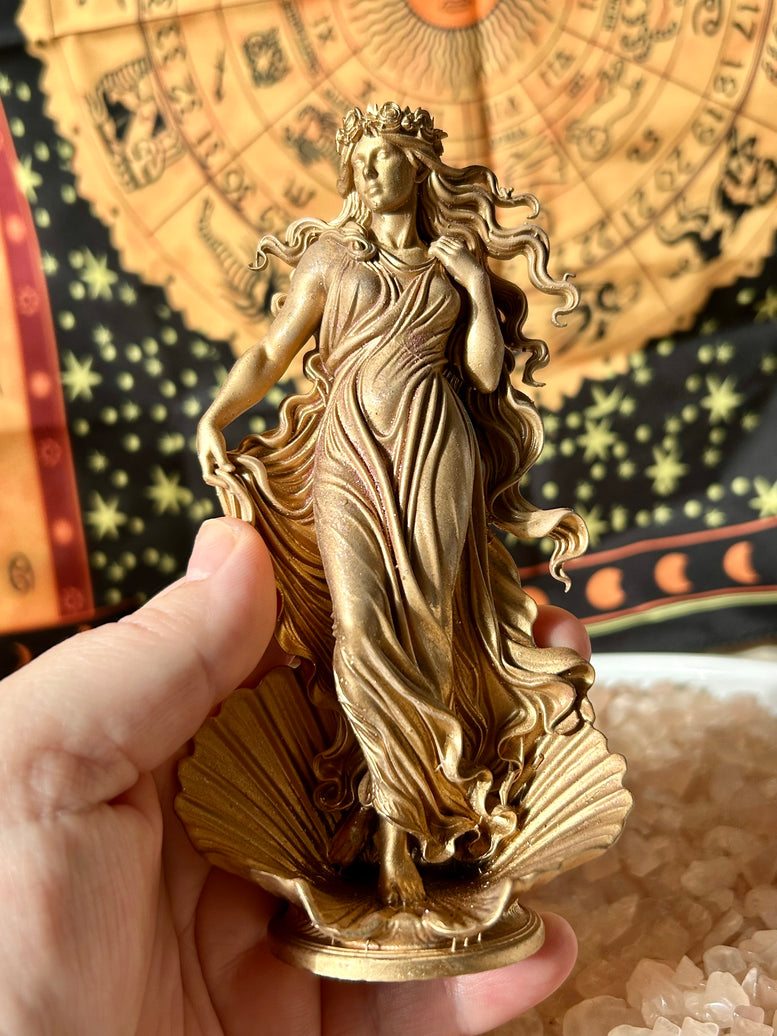 Aphrodite Resin 3D Printed Statue 14cm Tall for Altars Spiritual Worship Hand-Finished Antique Gold Tone Goddess of Love Beauty and Divine Feminine Energy Lightweight Gift Magical Standing Ornaments