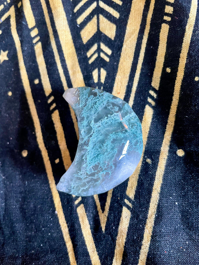 Moss Agate Crystal Moon | Crystal Carving | Wicca | Pagan | Reiki | Chakra | Moon Energy | Healing | Gift | Witchcraft | Earth Energy