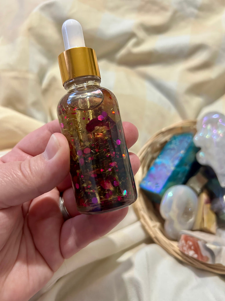 Goddess Lilith Oil - Mystical Rituals for Empowerment & Protection - 30ml Handcrafted Glass Bottle for Shadow Work & Self-Discovery
