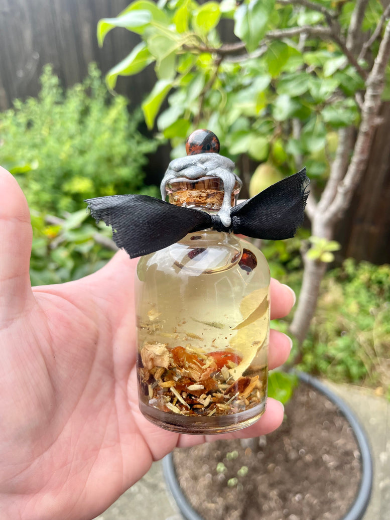 Hecate’s Blessing Ritual Spell Oil | Hekate | Offering | Goddess | Deity | Witchcraft | Wicca | Pagan | Spell Oil | Anointing | Gift | Altar
