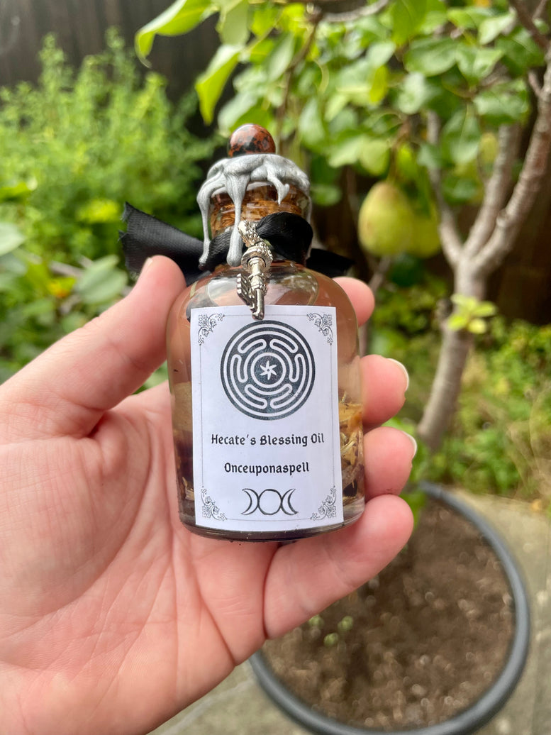 Hecate’s Blessing Ritual Spell Oil | Hekate | Offering | Goddess | Deity | Witchcraft | Wicca | Pagan | Spell Oil | Anointing | Gift | Altar