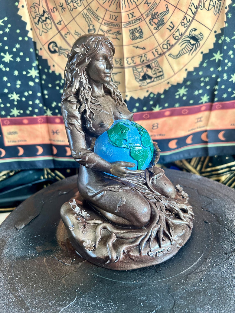 Mother Earth Gaia Statue β 17cm Resin Figurine witchcraft Wiccan pagan nature earth goddess