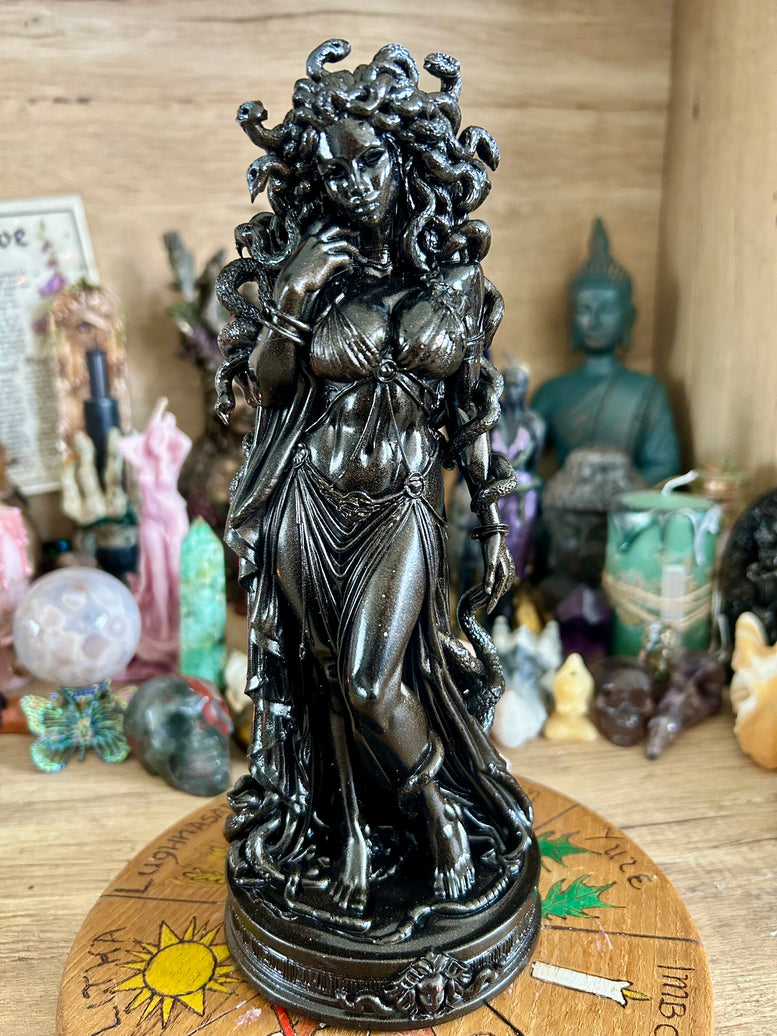 Medusa Resin 3D Printed Goddess Statue for Home Decor Gothic Aesthetic Dark Metallic Shimmer Intricate Serpent Hair Detailing Protection Feminine Power Ornaments Sculpture Gift