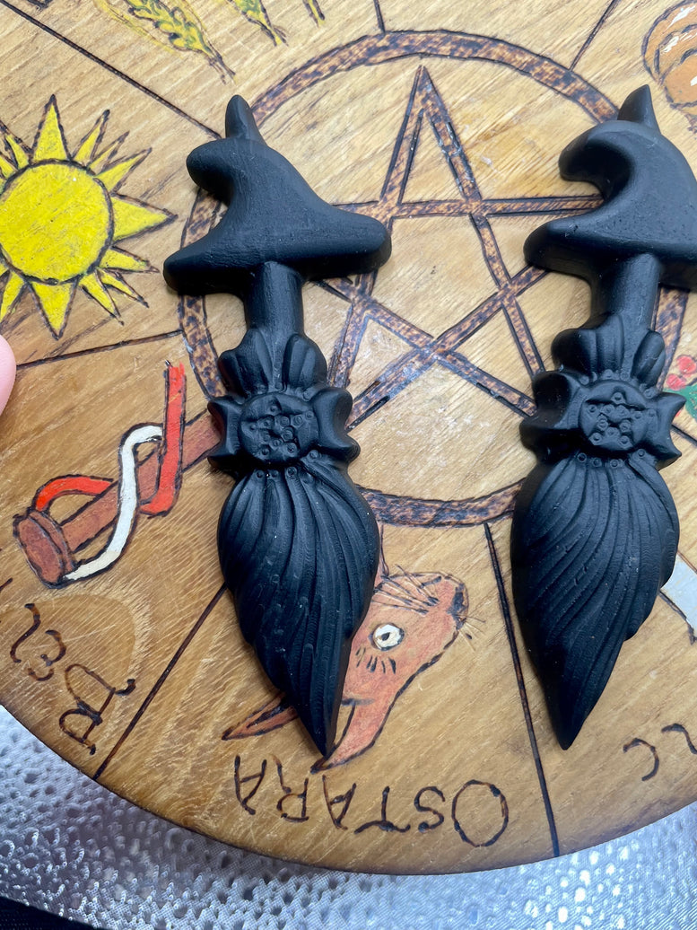 Natural Obsidian Witches Broom & Witches Hat Crystal | Crystal Healing | Reiki | Chakra | Ornament | Witchy | Witchcraft | Pagan | Wiccan