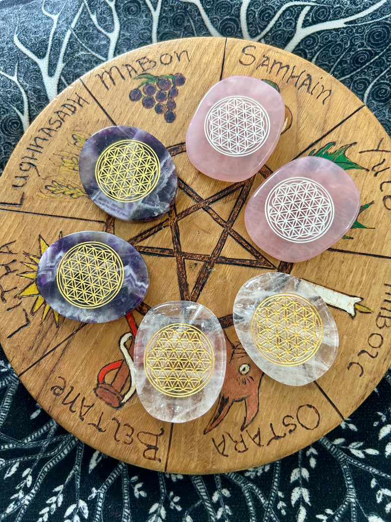 Flower of Life Crystal Palm Stone | Reiki | Chakra | | Crystals | Wicca | Pagan | Spirituality | Quartz | Witchy | Meditation | Palm Stones