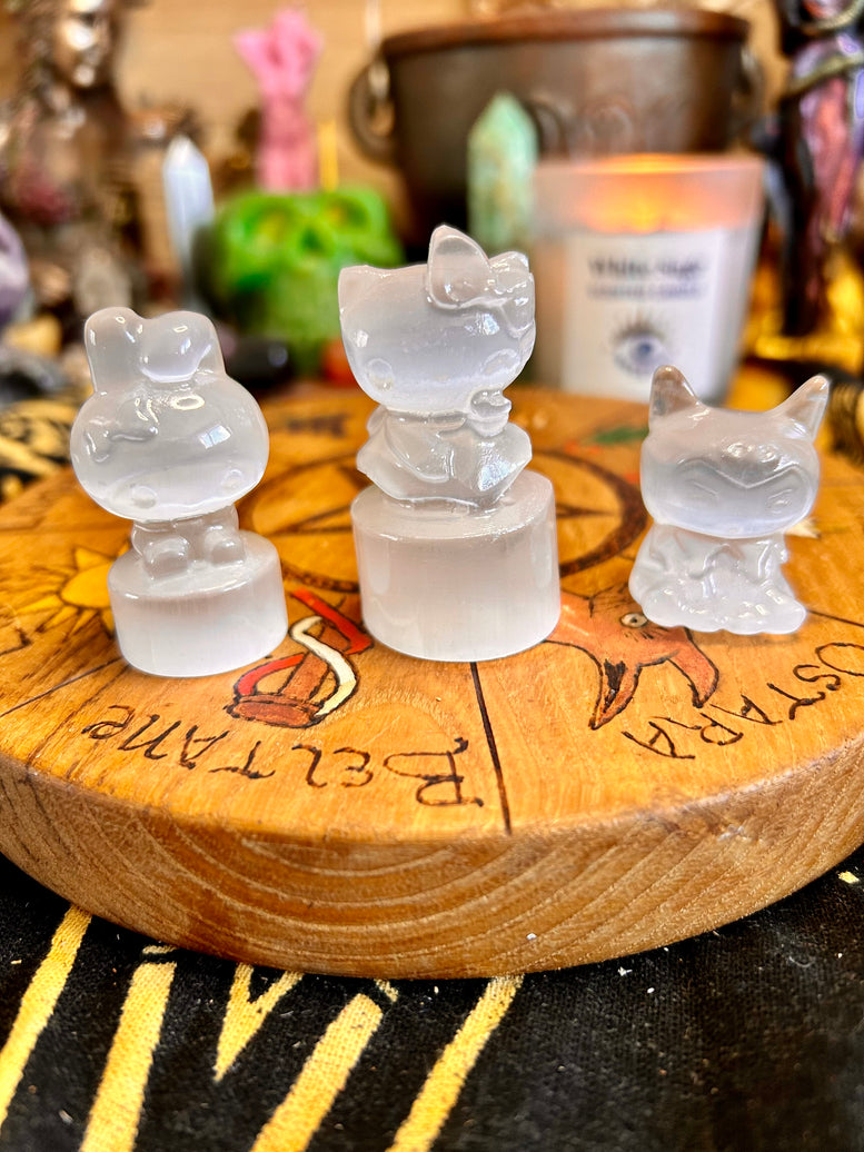Kitty Selenite Crystal Carvings | Cats | Crystals | Reiki | Chakra | Spirituality | Witchy | Wicca | Pagan | Ornament | Gift | Sanrio | Cute