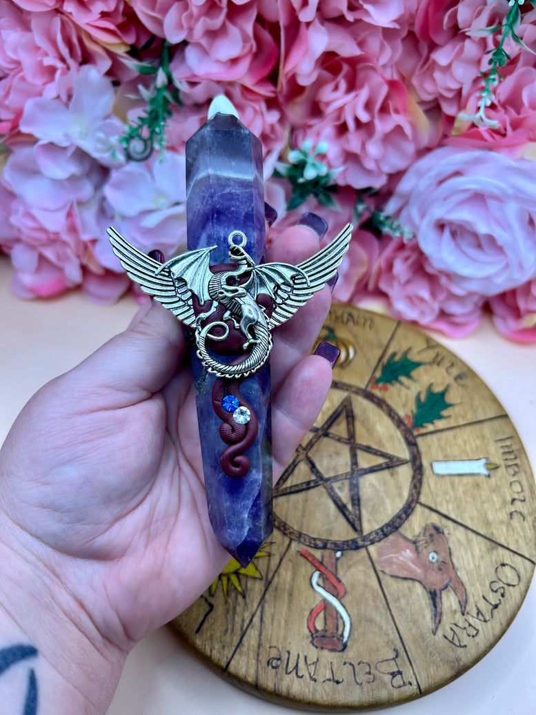 Amethyst Dragon Wand – Crystal Point with Winged Dragon Charm | Fantasy Wand for Rituals, Healing, or Display | Witchcraft | Wicca | Pagan