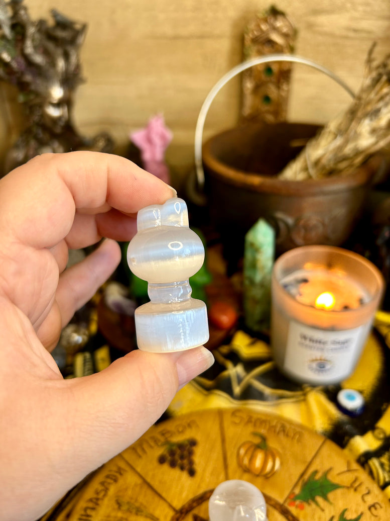 Kitty Selenite Crystal Carvings | Cats | Crystals | Reiki | Chakra | Spirituality | Witchy | Wicca | Pagan | Ornament | Gift | Sanrio | Cute