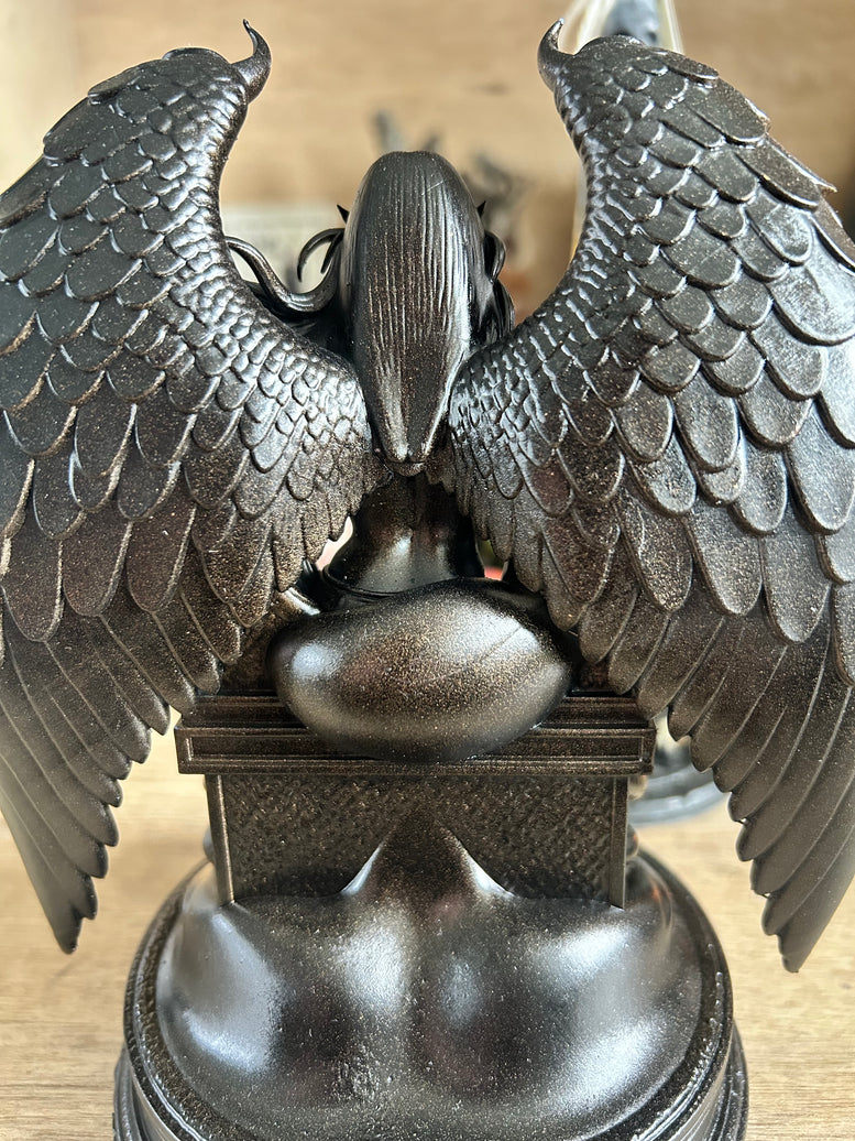 Dark Goddess Lilith Statue – Witchy Altar Decor Resin 3d printed with Apple decoration Ornaments Religious