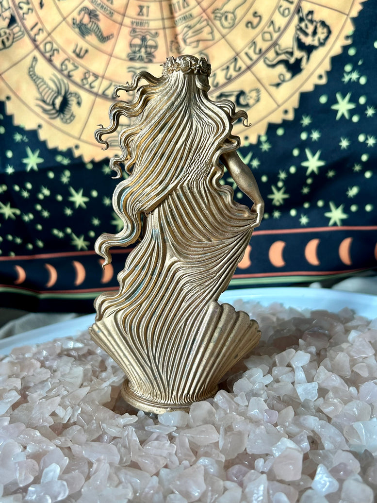 Aphrodite Resin 3D Printed Statue 14cm Tall for Altars Spiritual Worship Hand-Finished Antique Gold Tone Goddess of Love Beauty and Divine Feminine Energy Lightweight Gift Magical Standing Ornaments
