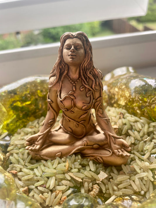 Mini Gaia Statue with Crystal Mini Spheres | Mother Earth | Earth Goddess | Deity | Wiccan | Pagan | Witchcraft | Ornament | Home Decor