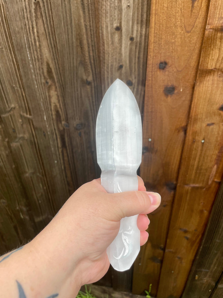 Selenite Ritual Knife - Letting go of the past | Selenite Wand | Ceremonial | Altar | Crystals | Witchcraft | Wicca | Pagan | Athame | Gift