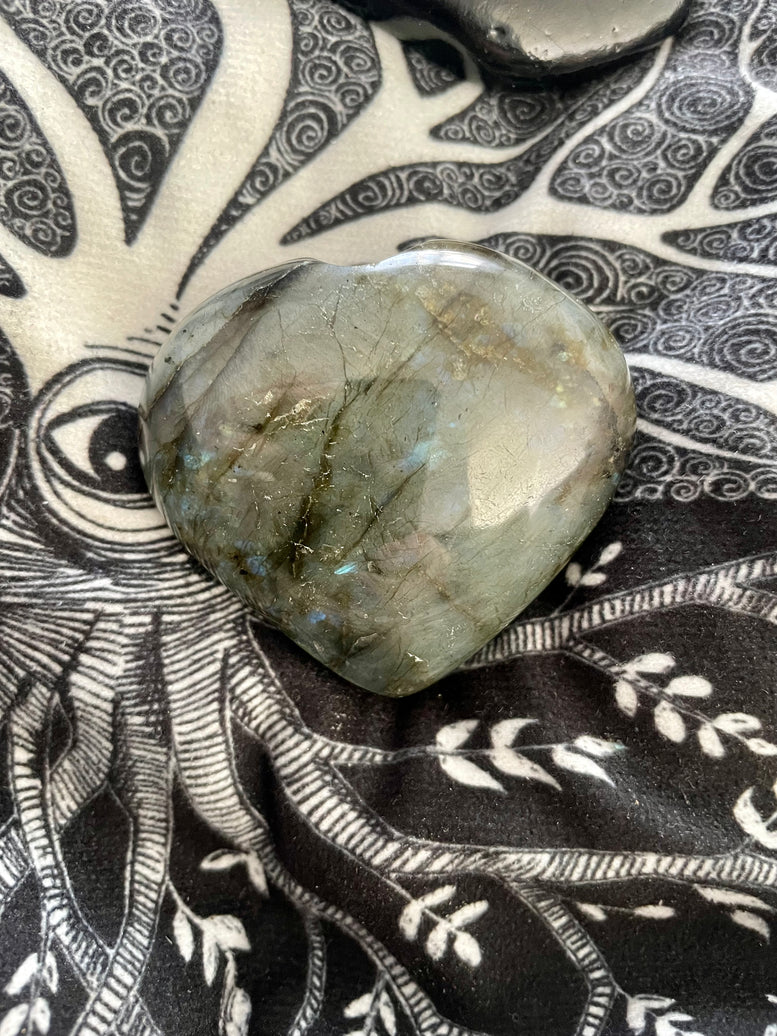 Natural Labradorite Heart | 7cm | Crystal | Crystal Healing | Reiki | Chakra | Ornament | Divination | Witchcraft | Wiccan | Pagan | Gift
