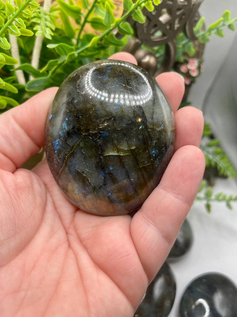 High Grade Flashy Labradorite Polished Palm Stones | Crystals | Reiki | Chakra | Gemstones | Shiny Rainbow Crystal | Home Decor | Rainbow