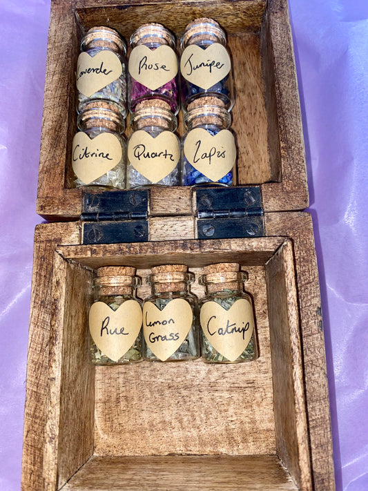 Wooden Triquetra box Mini Herb and Crystal chips set