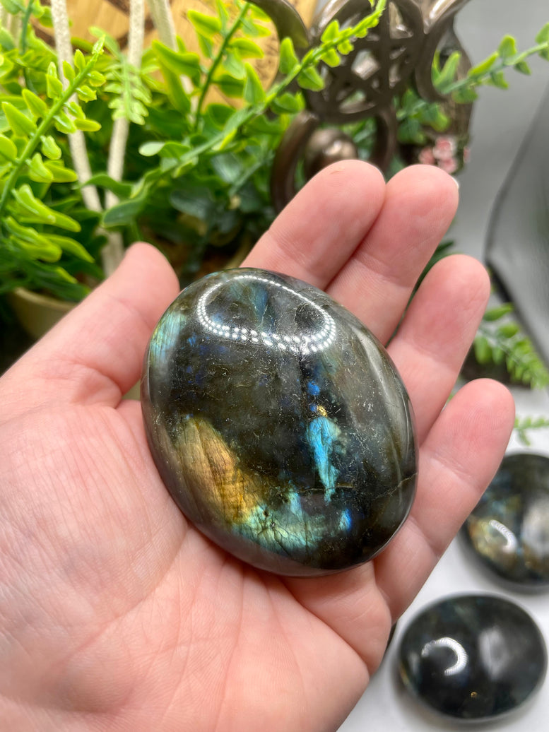 High Grade Flashy Labradorite Polished Palm Stones | Crystals | Reiki | Chakra | Gemstones | Shiny Rainbow Crystal | Home Decor | Rainbow