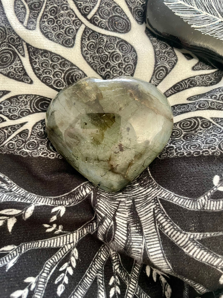Natural Labradorite Heart | 7cm | Crystal | Crystal Healing | Reiki | Chakra | Ornament | Divination | Witchcraft | Wiccan | Pagan | Gift