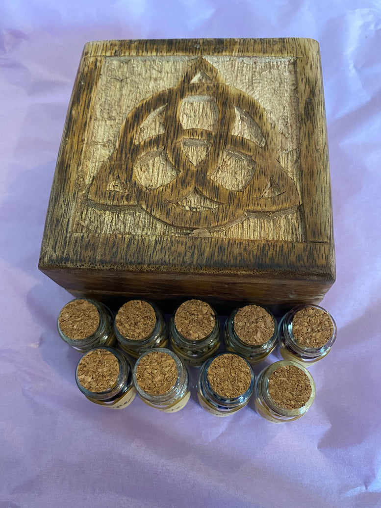 Wooden Triquetra box Mini Herb and Crystal chips set