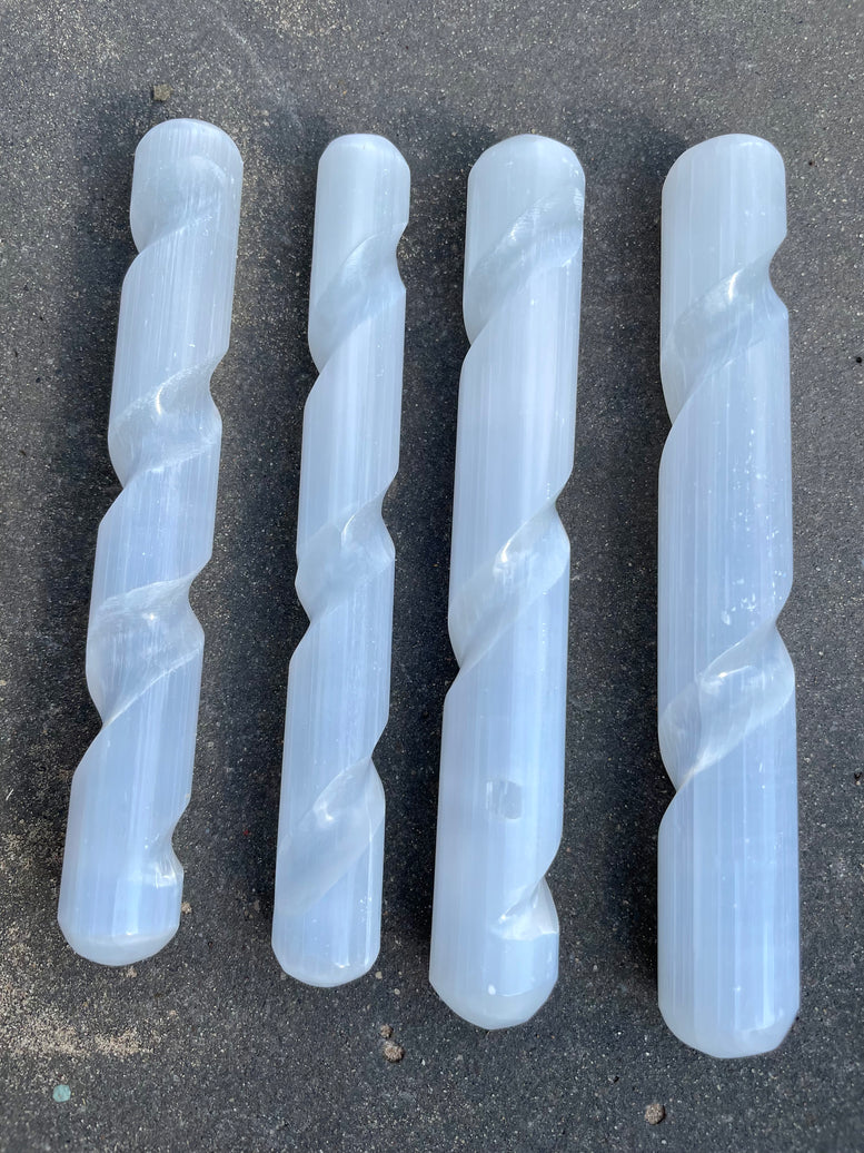 16 by 2cm Round Selenite Wand | Crystals | Crystal Healing | Chakra | Reiki | Witchcraft | Wiccan | Pagan | Third Eye |Pure  | Charging