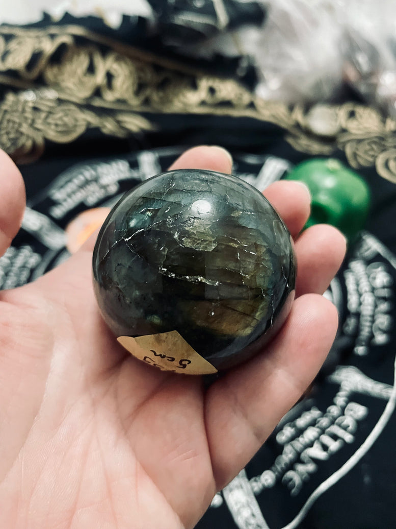 Natural Labradorite Sphere/Ball | 5cm | Crystal | Crystal Ball | Reiki | Chakra | Scrying | Divination | Witchcraft | Wiccan | Pagan | Gift