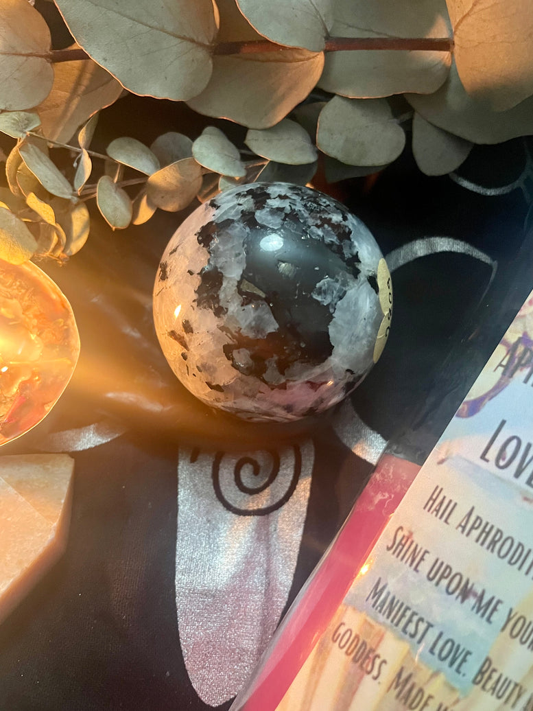 7cm Rainbow Moonstone Flashy Sphere/Crystal Ball | Gemstones | Rocks | Witchcraft | Wiccan | Pagan | Healing | Reiki | Chakra | Gift | Goth