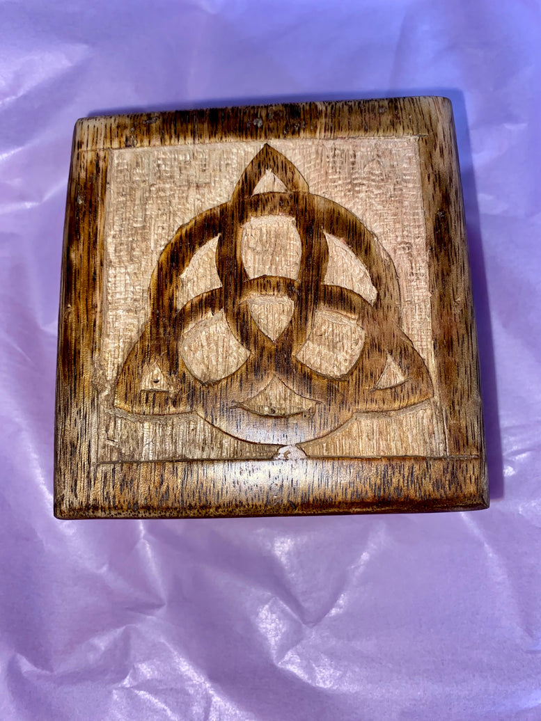 Wooden Triquetra box Mini Herb and Crystal chips set