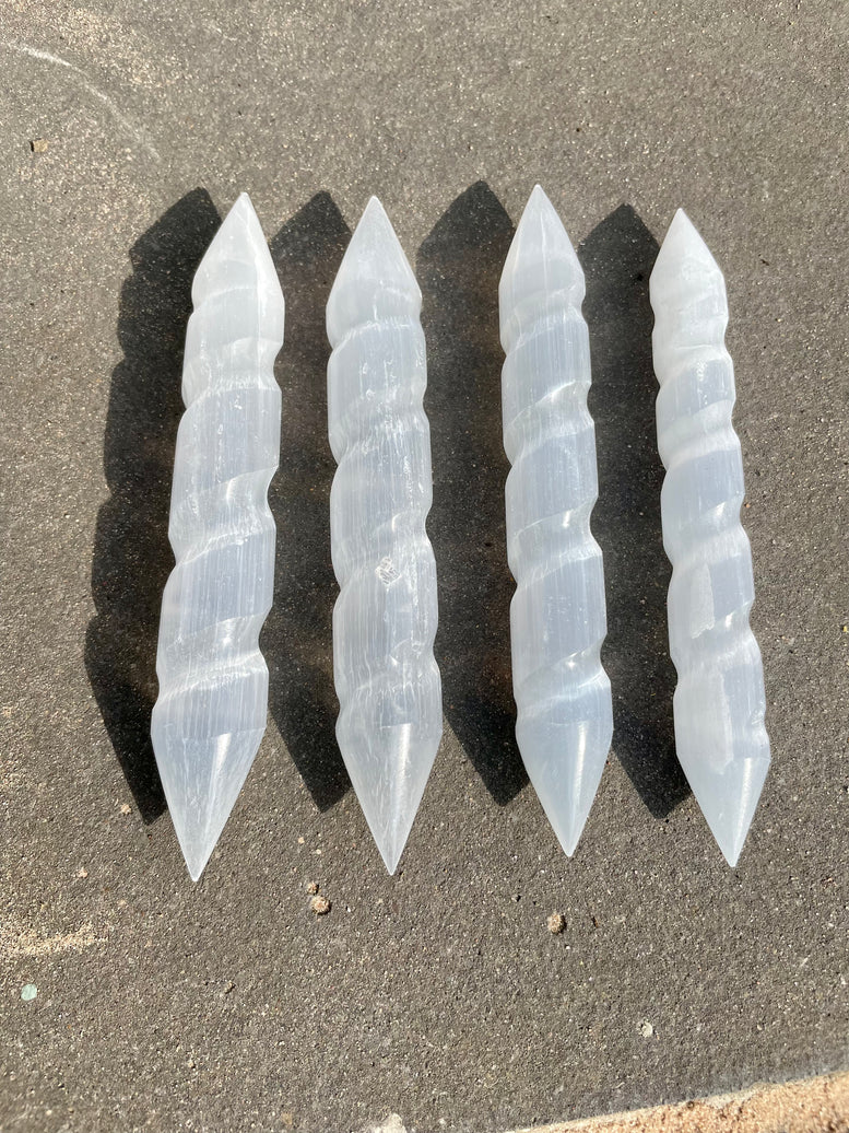 16 by 1.5cm Pointed Selenite Wand | Crystals | Crystal Healing | Chakra | Reiki | Witchcraft | Wiccan | Pagan | Third Eye |Pure  | Charging