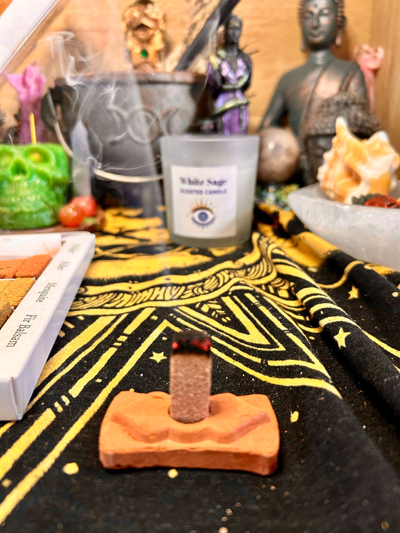 Display Set of 70 Incense Smudge Bricks and Burner - 7 Earthy Himalaya Incense | Gift Set | Cleansing | Smoke Cleanse | Witchcraft | Wiccan