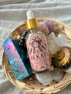 Hekate Goddess Oil - 30ml Bottle for Rituals & Ceremonies - Enhances Intuition & Transformation - Perfect for Spiritual Practices Crystal Herbal