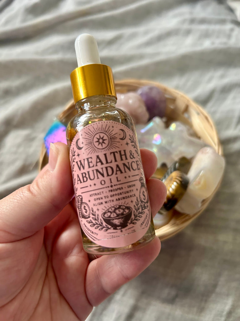 Wealth & Abundance Spell Oil 30ml with Citrine & Green Aventurine Crystals for Prosperity Rituals and Manifestation Practices - Scented, Bottle
