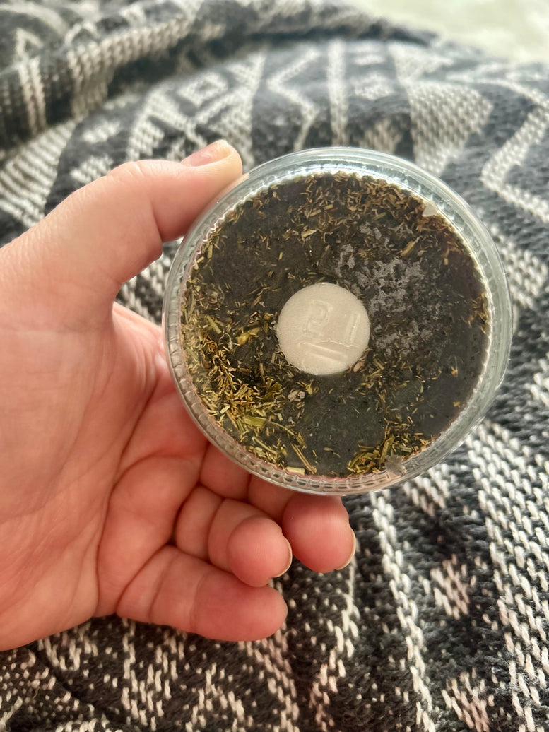 Protection and Banishing Hand Poured Spell Candle for Witchcraft with Amethyst Skull and Glitter Accents Decor Ornaments Decoration