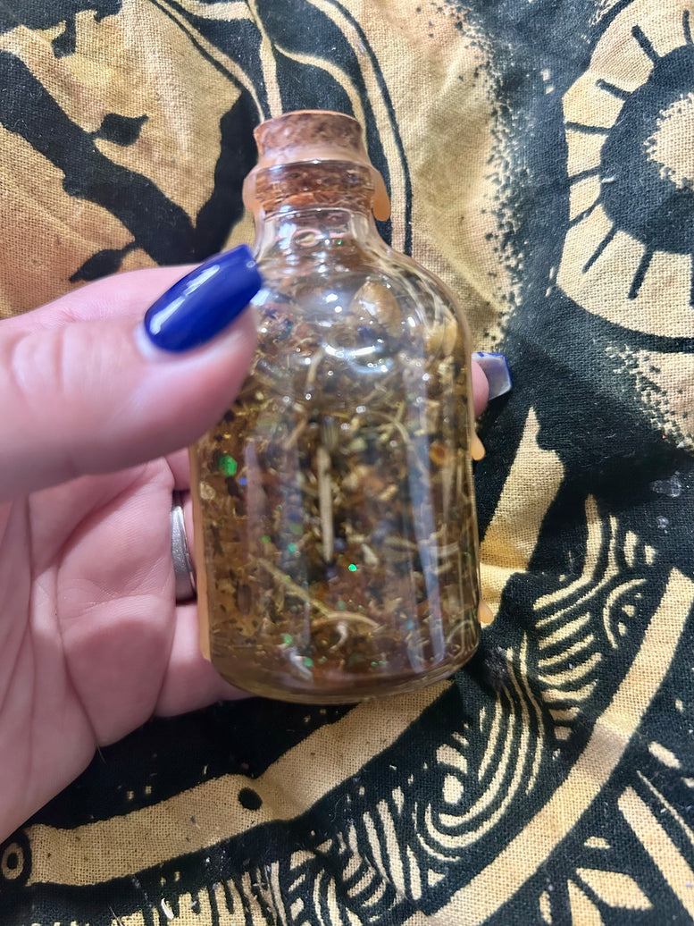 Witches Self Confidence Ritual Spell Oil: Oils and herbs blend | Wiccan | Pagan | Spell Oil
