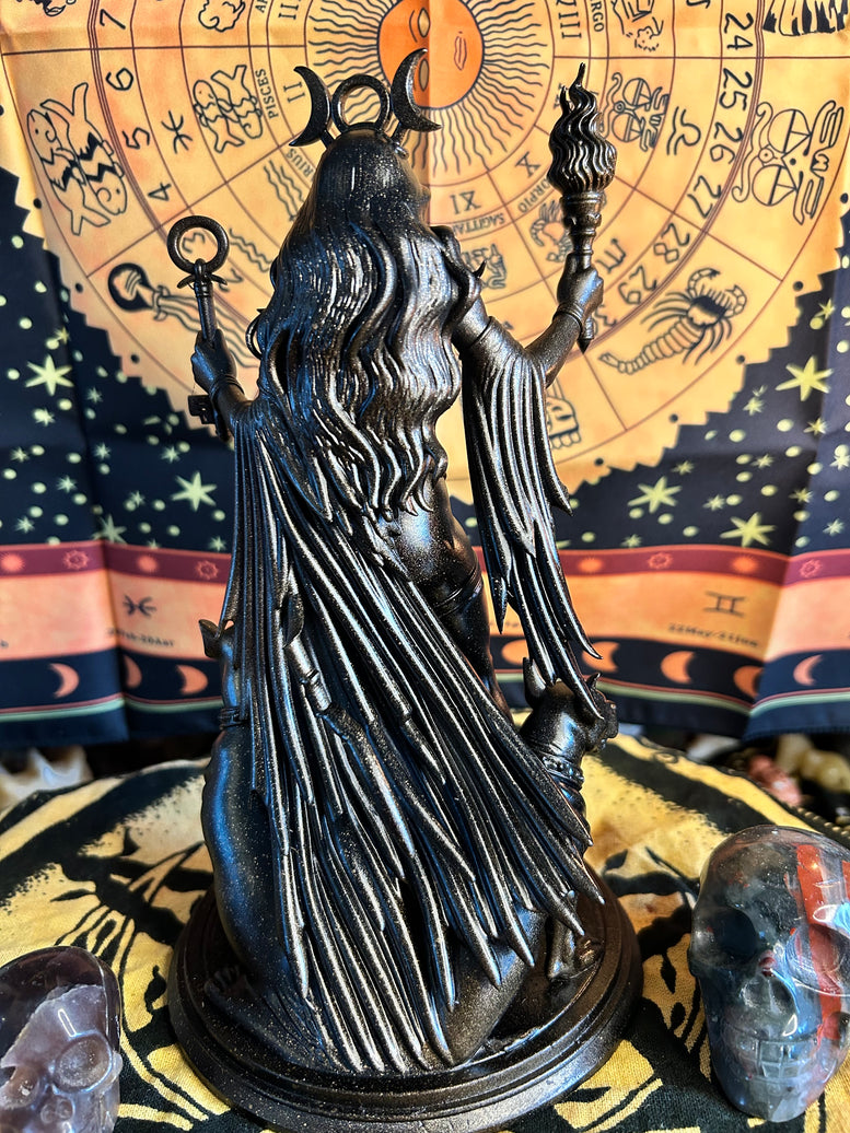 Hekate Goddess of the Crossroads Resin Printed Statue with Key and Dog Ornaments Figurine for Home Decor