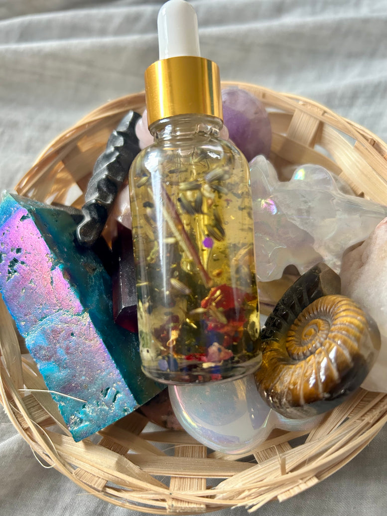 Hekate Goddess Oil - 30ml Bottle for Rituals & Ceremonies - Enhances Intuition & Transformation - Perfect for Spiritual Practices Crystal Herbal
