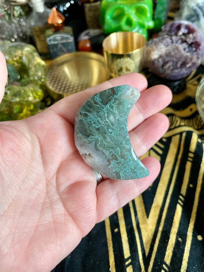Moss Agate Crystal Moon | Crystal Carving | Wicca | Pagan | Reiki | Chakra | Moon Energy | Healing | Gift | Witchcraft | Earth Energy