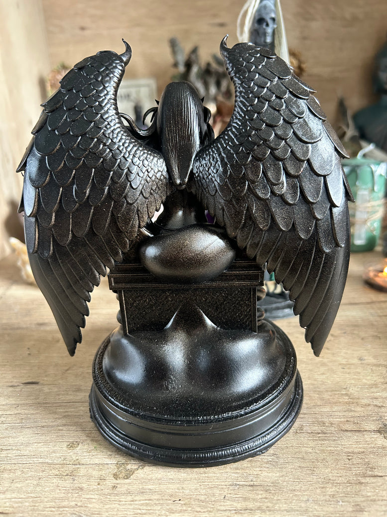 Dark Goddess Lilith Statue – Witchy Altar Decor Resin 3d printed with Apple decoration Ornaments Religious