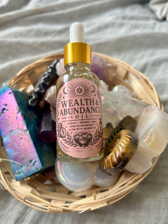 Wealth & Abundance Spell Oil 30ml with Citrine & Green Aventurine Crystals for Prosperity Rituals and Manifestation Practices - Scented, Bottle