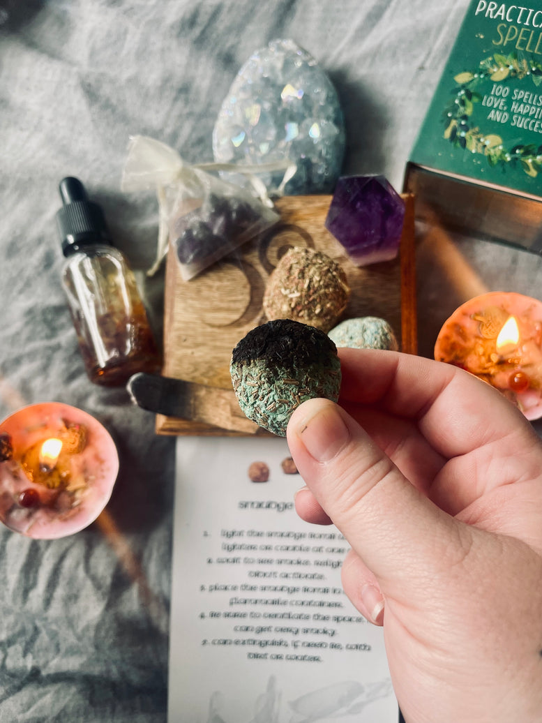 Sagrada Madre Smudge Bombs - Love - Fortune | Herbal | Smudge | Incense | Spells | Wicca | Pagan | Witchcraft | Natural | Smoke Cleansing