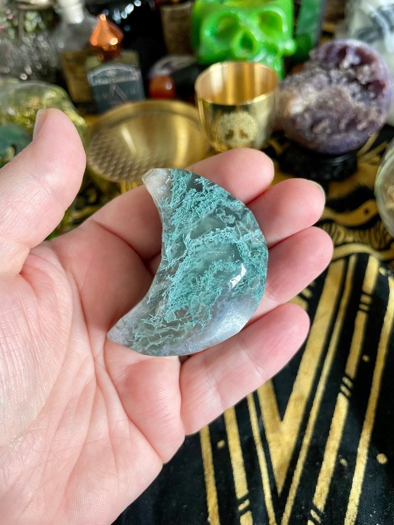 Moss Agate Crystal Moon | Crystal Carving | Wicca | Pagan | Reiki | Chakra | Moon Energy | Healing | Gift | Witchcraft | Earth Energy
