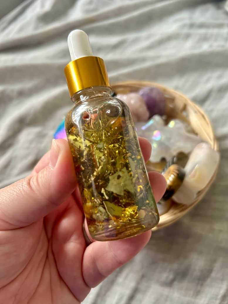 Wealth & Abundance Spell Oil 30ml with Citrine & Green Aventurine Crystals for Prosperity Rituals and Manifestation Practices - Scented, Bottle