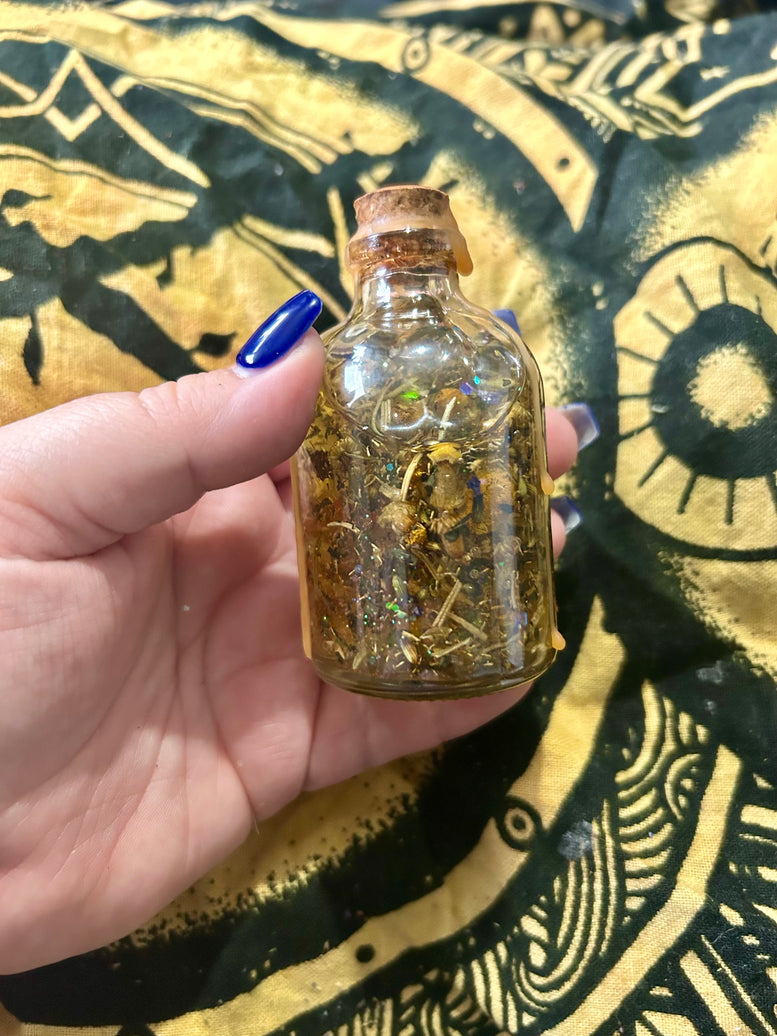 Witches Self Confidence Ritual Spell Oil: Oils and herbs blend | Wiccan | Pagan | Spell Oil