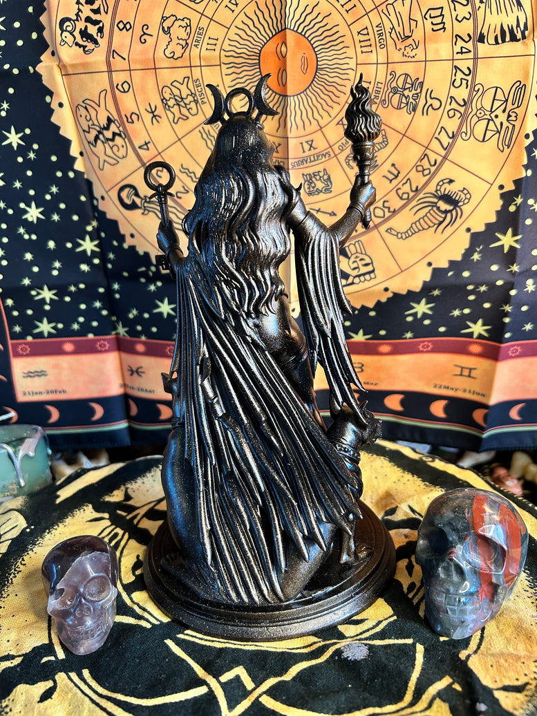 Hekate Goddess of the Crossroads Resin Printed Statue with Key and Dog Ornaments Figurine for Home Decor