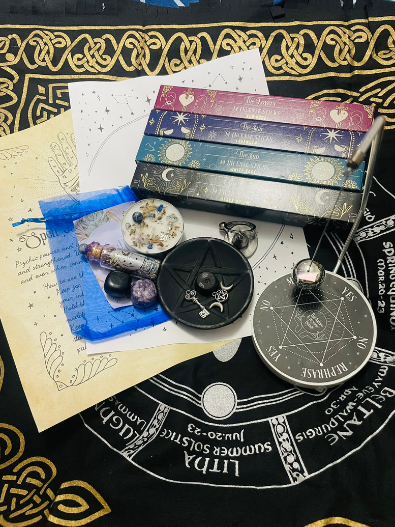 Witches Divination Gift Set - Decision Maker | Third Eye | Intuition | Crystals | Spell Bottle | Spell Candle | Wicca | Pagan | Incense