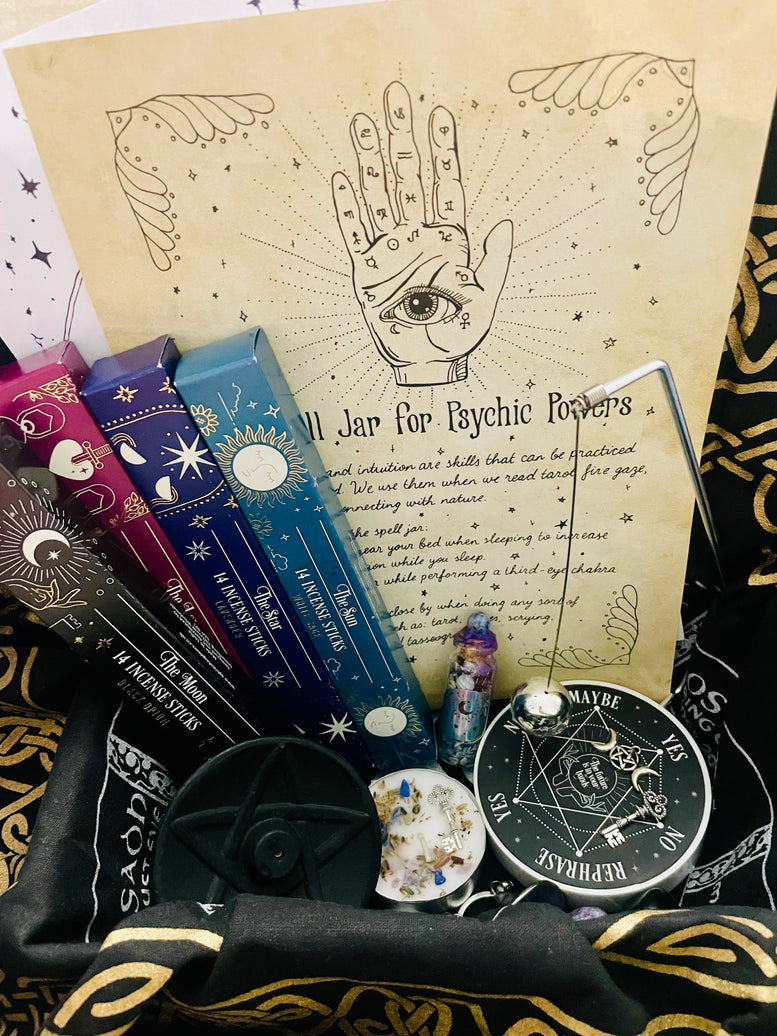 Witches Divination Gift Set - Decision Maker | Third Eye | Intuition | Crystals | Spell Bottle | Spell Candle | Wicca | Pagan | Incense