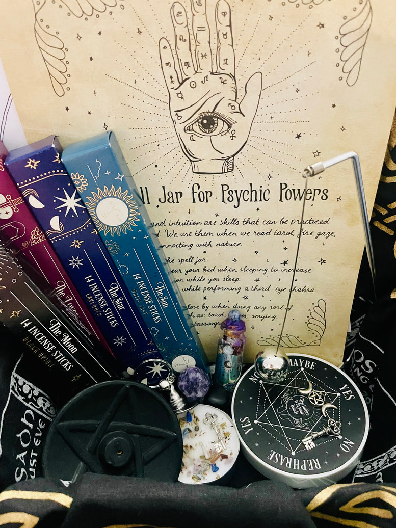 Witches Divination Gift Set - Decision Maker | Third Eye | Intuition | Crystals | Spell Bottle | Spell Candle | Wicca | Pagan | Incense