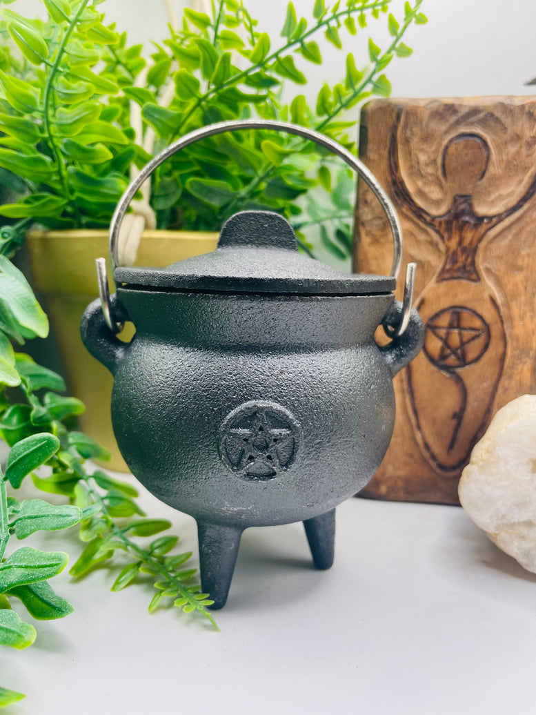 Pentagram Cast Iron Cauldron | Witchcraft | Wiccan | Pagan | Scrying | Spells | Spell casting | Fire | Burning | Ritual | Incense | Burner